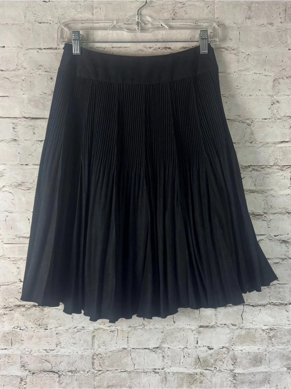 Natural Beauty Women's Black Pleated Skirt Size 36 US S/M 4/6 Knee Length Date